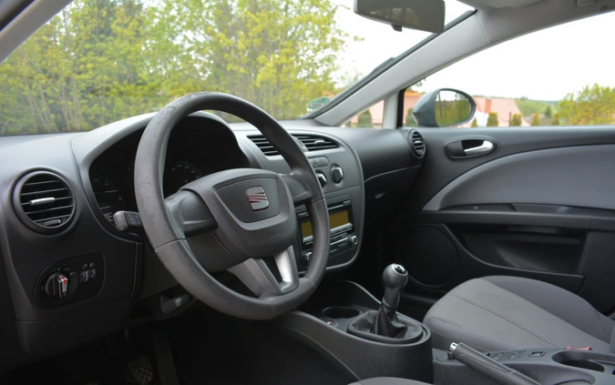 Seat Leon cena 22900 przebieg: 178400, rok produkcji 2010 z Dzierzgoń małe 352